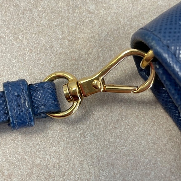 Prada Bluette Saffiano Metal Leather Wristlet w/ Box and Cert of Auth -Preloved - Picture 7 of 13